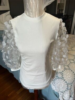 White Rib-Knit Top with Sheer Floral Puff Sleeves size small nwot